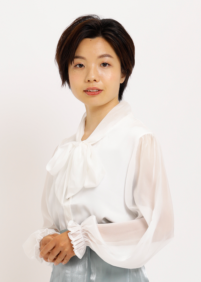 リボンタイブラウス